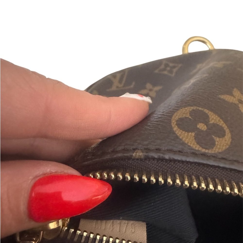 The Classic LV Bum Bag. - Picture 10 of 10